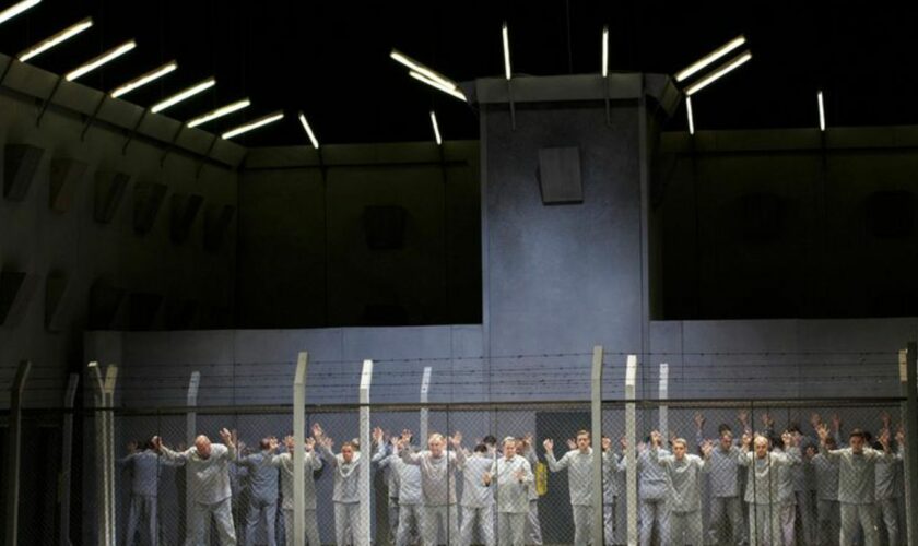 Die Semperoper Dresden hat ihre legendäre Inszenierung von Beethovens "Fidelio" wieder im Spielplan. (Archivbild) Foto: Klaus Gi