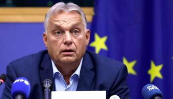 Orban vuelve a agitar el discurso antinmigración y apoya a Trump: "Abriremos varias botellas de champán si gana de nuevo"