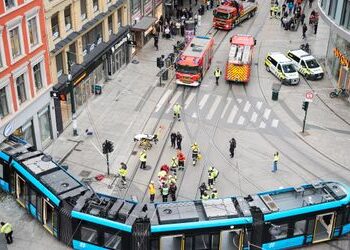 Oslo: Straßenbahn entgleist und fährt in Geschäft - vier Verletzte