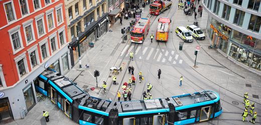 Oslo: Straßenbahn entgleist und fährt in Geschäft - vier Verletzte