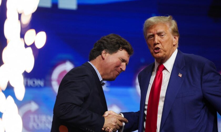 «Papa est de retour»: Tucker Carlson, ex-présentateur vedette de Fox News, roule pour Trump