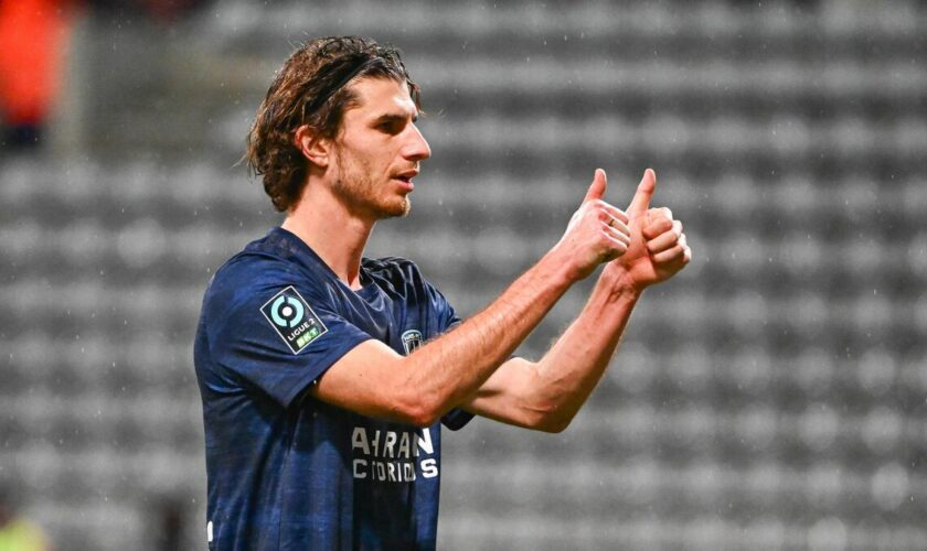 Paris FC-Laval (1-0) : l’entrée décisive de Pierre-Yves Hamel qui délivre le leader parisien