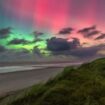 Polarlichter und Komet Tsuchinshan-Atlas: Was in diesen Nächten am Himmel flimmert - und wie man es fotografiert