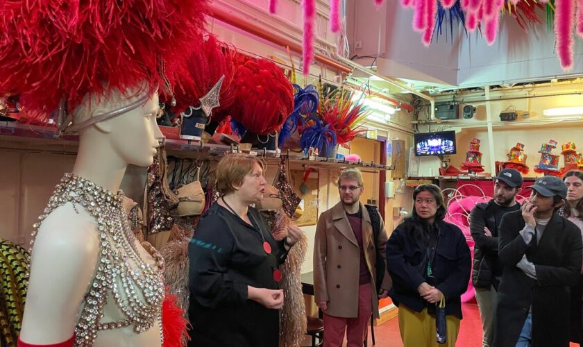 Pour ses 135 ans, le Moulin Rouge dévoile l’envers du décor : « Un lieu magique et chargé d’histoire »