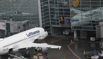 Über den Verlauf des wichtigen Sommerquartals berichtet die Lufthansa. Foto: Arne Dedert/dpa