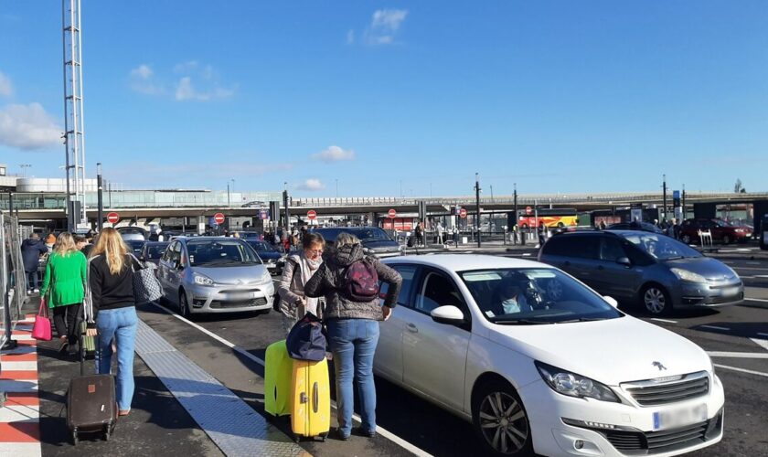 Réaménagement d’Orly : l’aéroport maintient son projet de dépose-minute et parkings excentrés, situés à 1 km