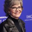 Sally Field berichtet von heimlichem Schwangerschaftsabbruch mit 17