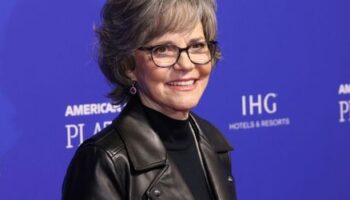 Sally Field berichtet von heimlichem Schwangerschaftsabbruch mit 17