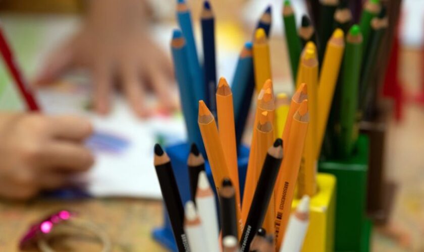 Schule ist ein zentraler Baustein für die Integration von Kindern mit Migrationshintergrund - in Nordrhein-Westfalen steigt ihr