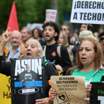 Spain: Thousands protest for affordable housing