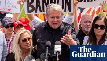 Steve Bannon released from prison early a week before US election