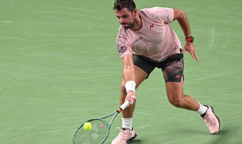 Tennis : Stan Wawrinka battu par Flavio Cobolli, 21 ans après sa défaite contre... son père Stefano