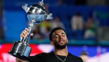 Tennis : la folle semaine d’Arthur Fils, vainqueur du plus beau titre de sa carrière à Tokyo