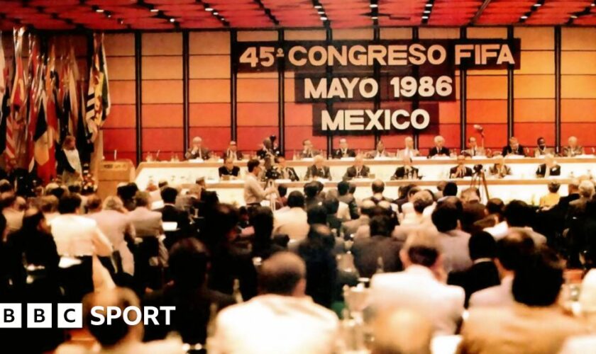 A view from the crowd of the 1986 Fifa Congress