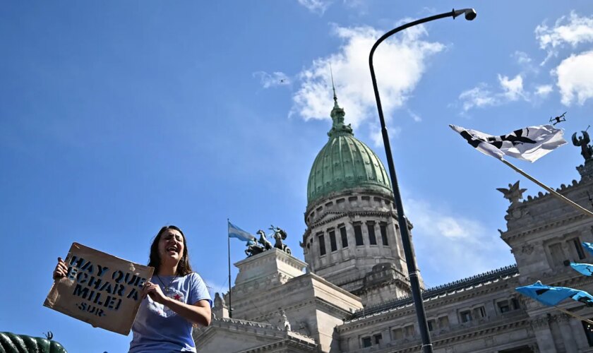 Toma de facultades y enfrentamientos: alumnos y docentes protestan contra el veto de Milei a ley de financiación universitaria