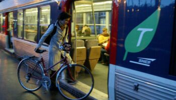 Train, RER, métro : voyager avec son vélo en Île-de-France, c’est possible… mais à certaines conditions