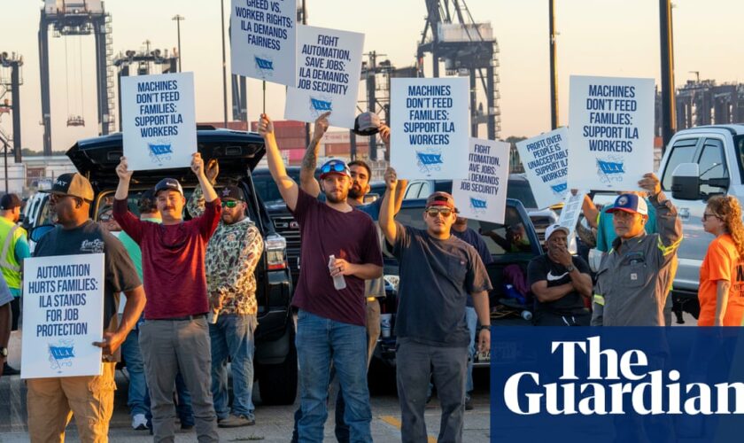 US dock workers agree deal with port operators to end strike