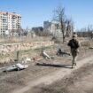 Ukraine updates: Russian forces press in on Vuhledar in east