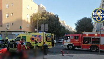 Un motorista herido tras chocar con un vehículo en el barrio de San Jerónimo de Sevilla