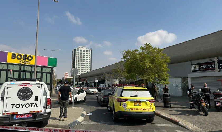 Un muerto y 10 heridos en un tiroteo en una estación de autobuses del sur de Israel