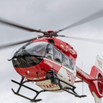 Ein Rettungshubschrauber war im Einsatz. (Symbolbild) Foto: Daniel Karmann/dpa