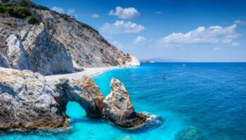 Urgent Greek island travel warning to all Brits - 'you must stay inside'