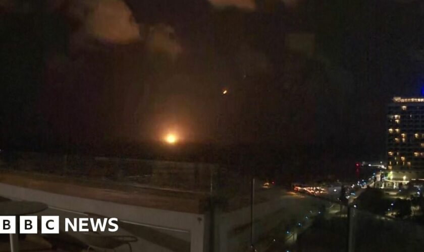 Video shows Iran's missile attack on Israel