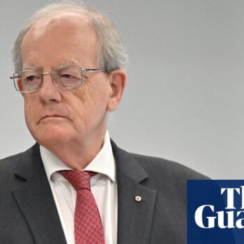 ‘Bias’ finding over robodebt investigation undermines faith in anti-corruption watchdog, legal expert says