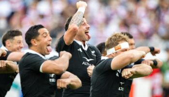 Angleterre - Nouvelle-Zélande : ce plaquage d’un rugbyman anglais contre le haka suscite la polémique