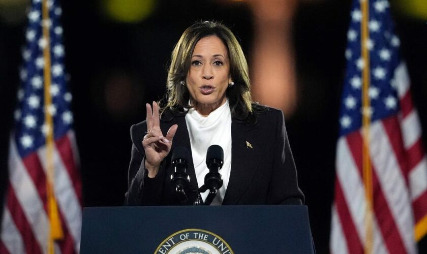 À Washington, Kamala Harris met en garde contre un retour du “tyran” Trump à la Maison-Blanche