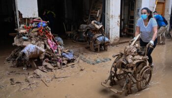 Inondations en Espagne : Pedro Sanchez annonce un nouveau bilan de 211 morts et l’envoi de renforts