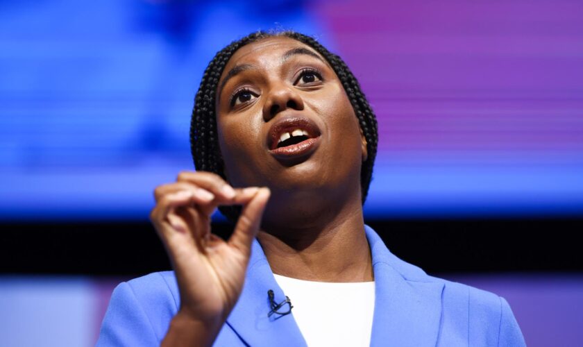 Royaume-Uni : Kemi Badenoch, figure anti-woke, prend la tête du parti conservateur affaibli