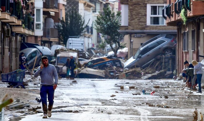 L’Espagne dévastée par des inondations meurtrières aux “proportions historiques”