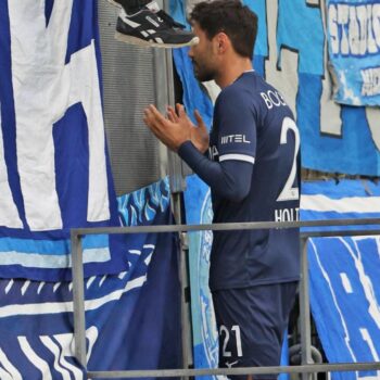 Bochum-Profi Holtmann tritt in der Halbzeitpause vor die Fankurve