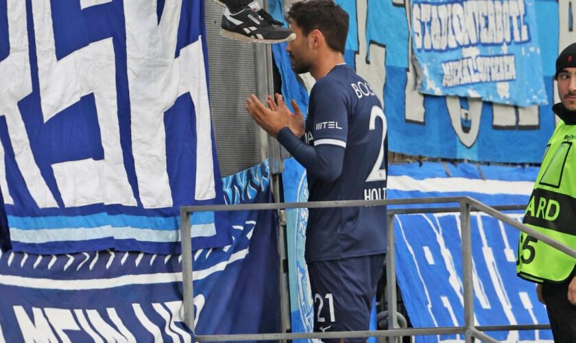 Bochum-Profi Holtmann tritt in der Halbzeitpause vor die Fankurve