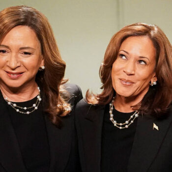 Election présidentielle américaine : Kamala Harris invitée surprise et hilare dans «Saturday Night Live»