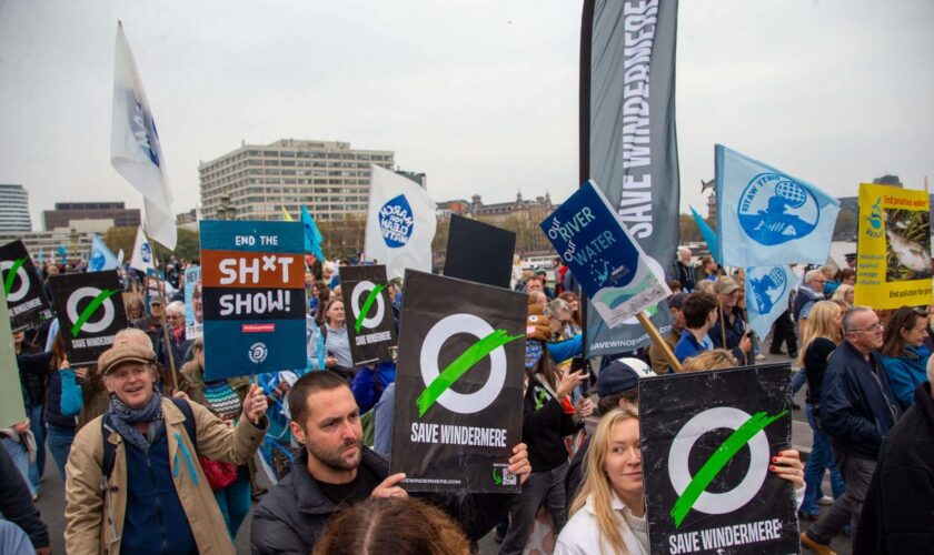 Londres : des milliers de personnes manifestent contre la pollution de l’eau