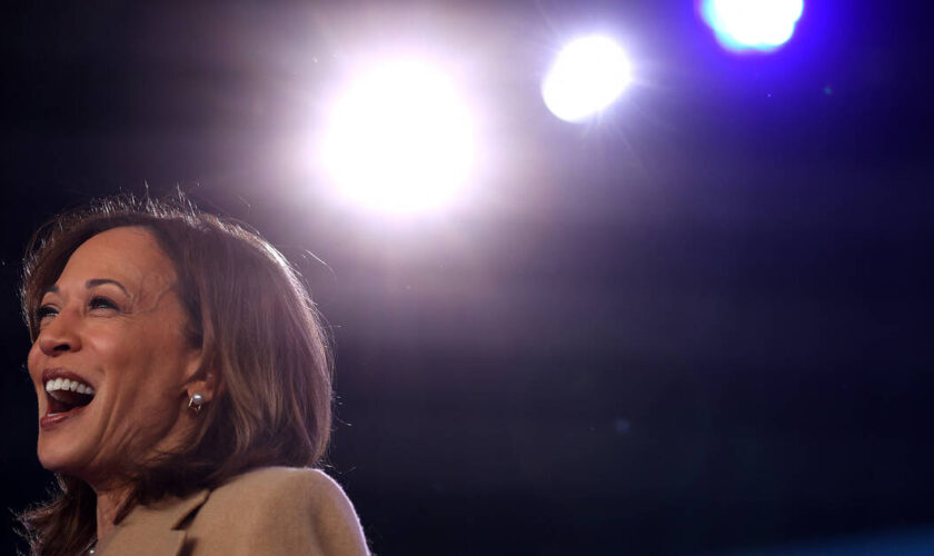 Présidentielle américaine : un sondage donne Kamala Harris en tête dans l’Iowa grâce au vote des femmes âgées