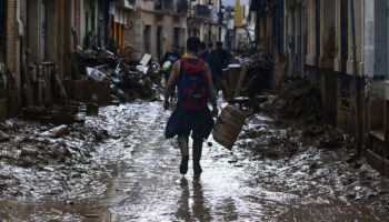 Inondations en Espagne : nouvelle alerte rouge au sud de Valence, les habitants appelés à se calfeutrer chez eux ce dimanche soir