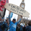 Royaume-Uni : à Londres, des milliers de personnes défilent contre la pollution de l’eau