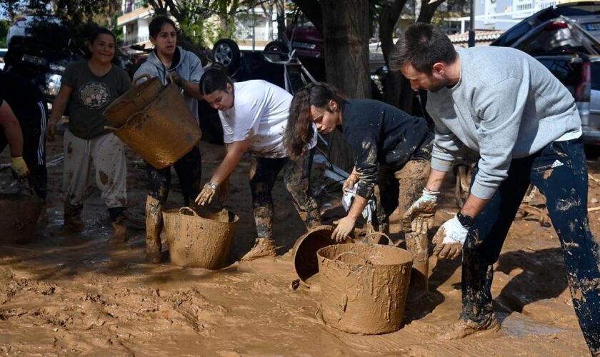 Inondations meurtrières en Espagne : l’heure est à l’“unité face au grand chaos”