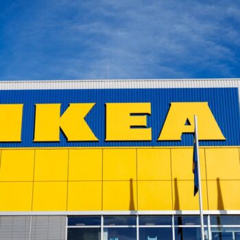 Ikea veut indemniser d’anciens détenus, forcés à travailler pour sa filiale est-allemande