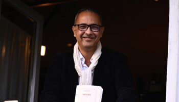 L'écrivain Kamel Daoud, lauréat du prix Goncourt pour son roman "Houris", au restaurant Drouant à Paris, le 4 novembre 2024