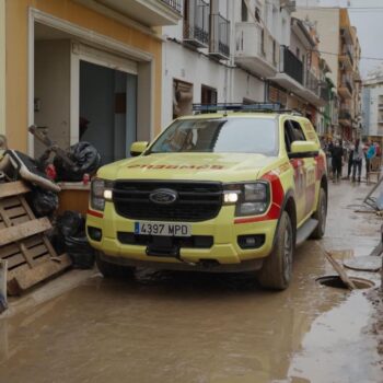 'This is the smell of a horror story': How firefighter worked 36 hours to rescue Spanish flood victims