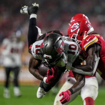 Kansas City Chiefs remain perfect with overtime victory