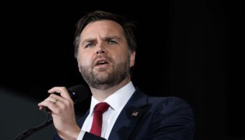 Six choses que vous préférez ne pas savoir sur J. D. Vance, le colistier de Trump