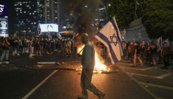 Liveblog zum Krieg in Nahost: Tausende demonstrieren in Tel Aviv gegen Entlassung Gallants