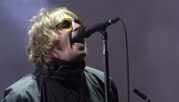 Oasis fans issued urgent warning over ticket scams