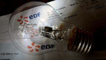 EDF a souffert de vastes dépréciations d'actifs au premier semestre, mais a pu limiter la baisse de ses résultats grâce à l'allongement de la durée de vie comptable de certains réacteurs