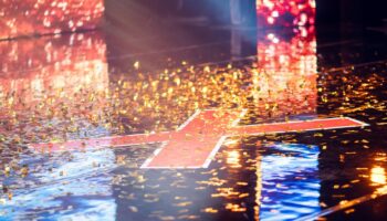 Dans « LFAUIT » saison 19, le Platinium Buzzer accordé à des « spécialistes » de l’émission